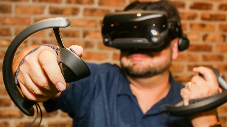 VR-Headset für Sexpuppen