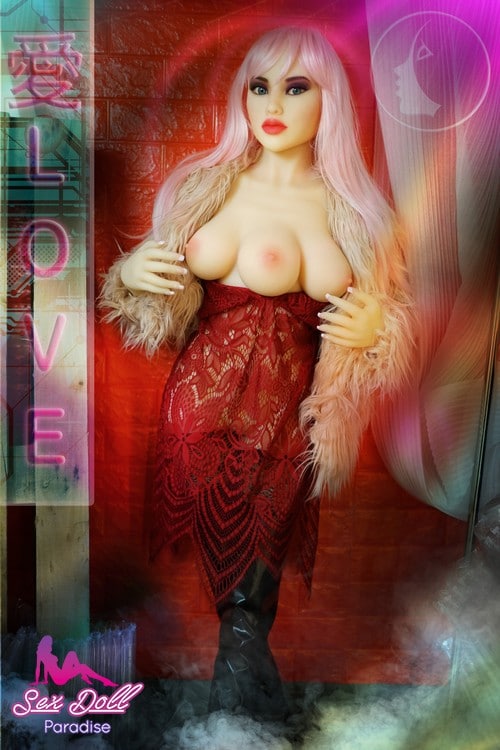 Sexpuppe mit 3 Brüsten