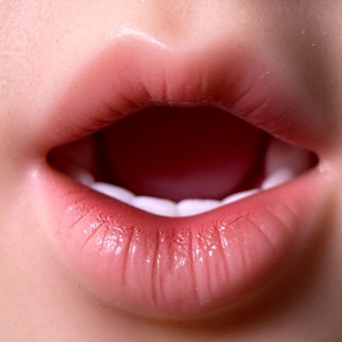 Sexpuppe mit öffnbarem Mund für Oralsex